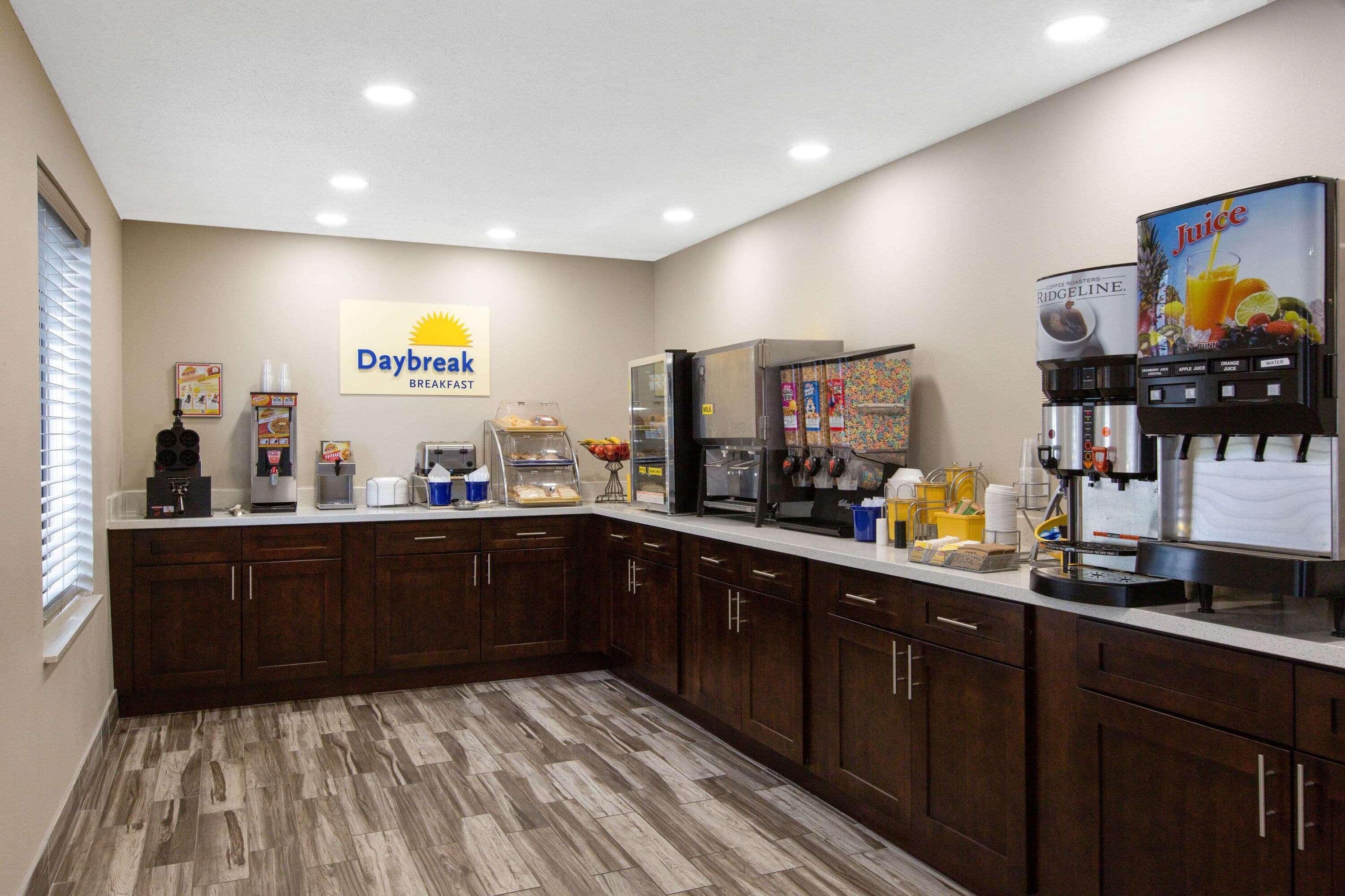 Days Inn & Suites By Wyndham Wisconsin Dells Buitenkant foto