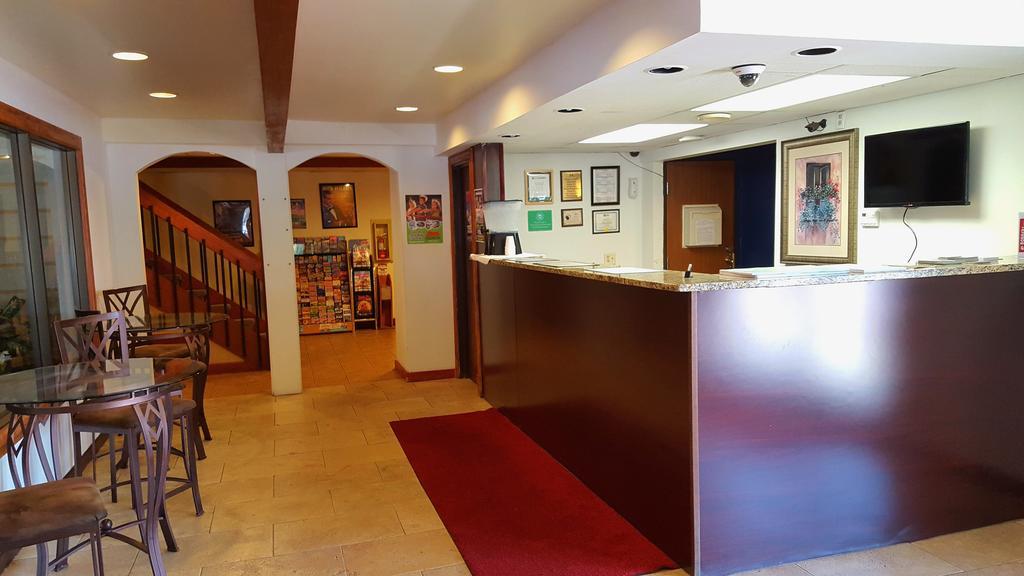 Days Inn & Suites By Wyndham Wisconsin Dells Buitenkant foto