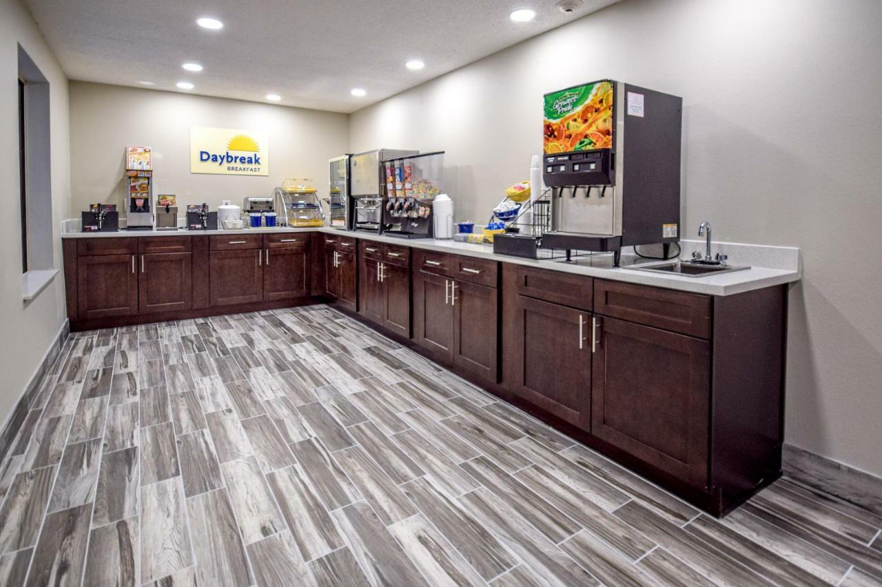 Days Inn & Suites By Wyndham Wisconsin Dells Buitenkant foto