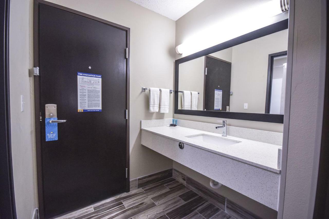 Days Inn & Suites By Wyndham Wisconsin Dells Buitenkant foto