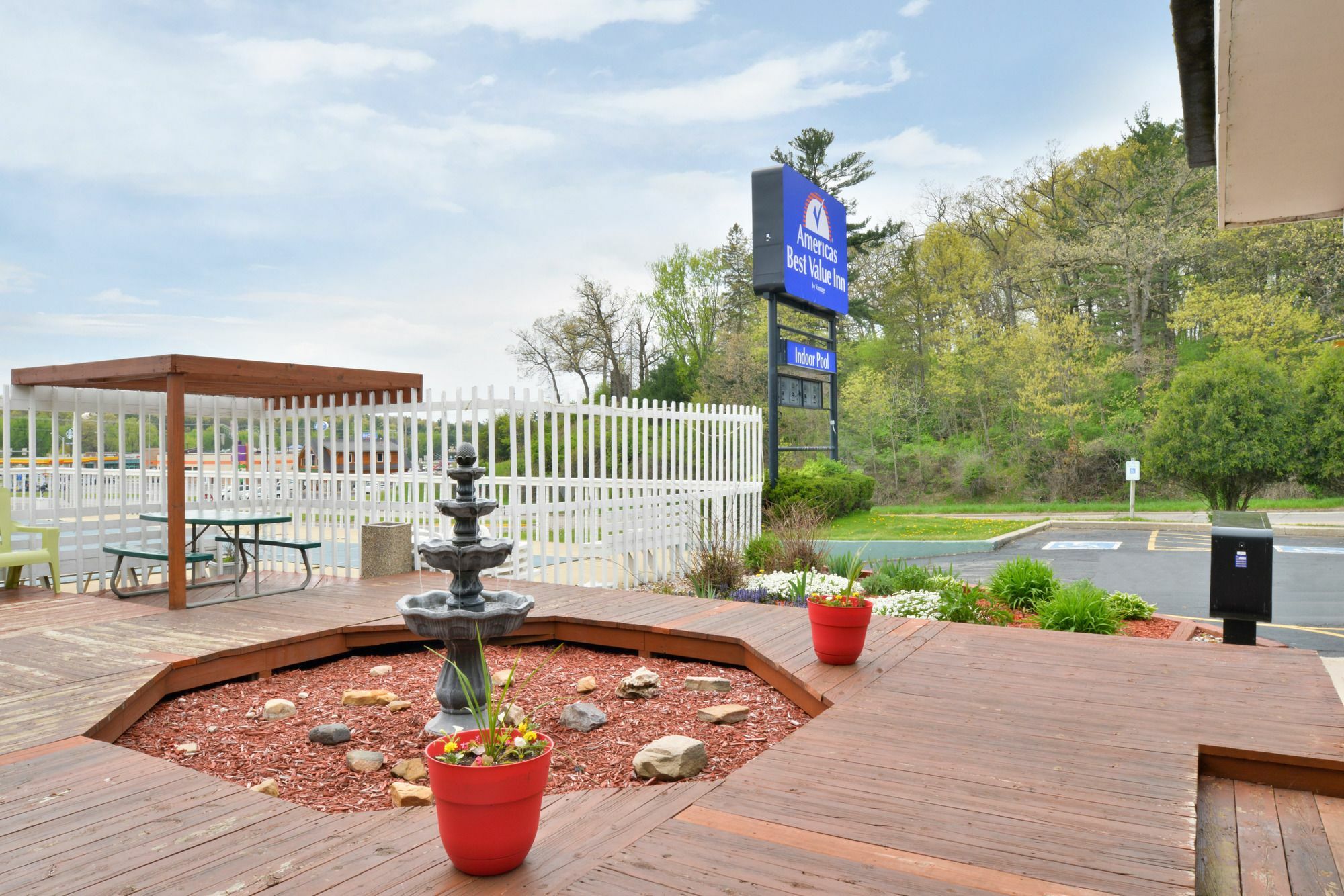 Days Inn & Suites By Wyndham Wisconsin Dells Buitenkant foto